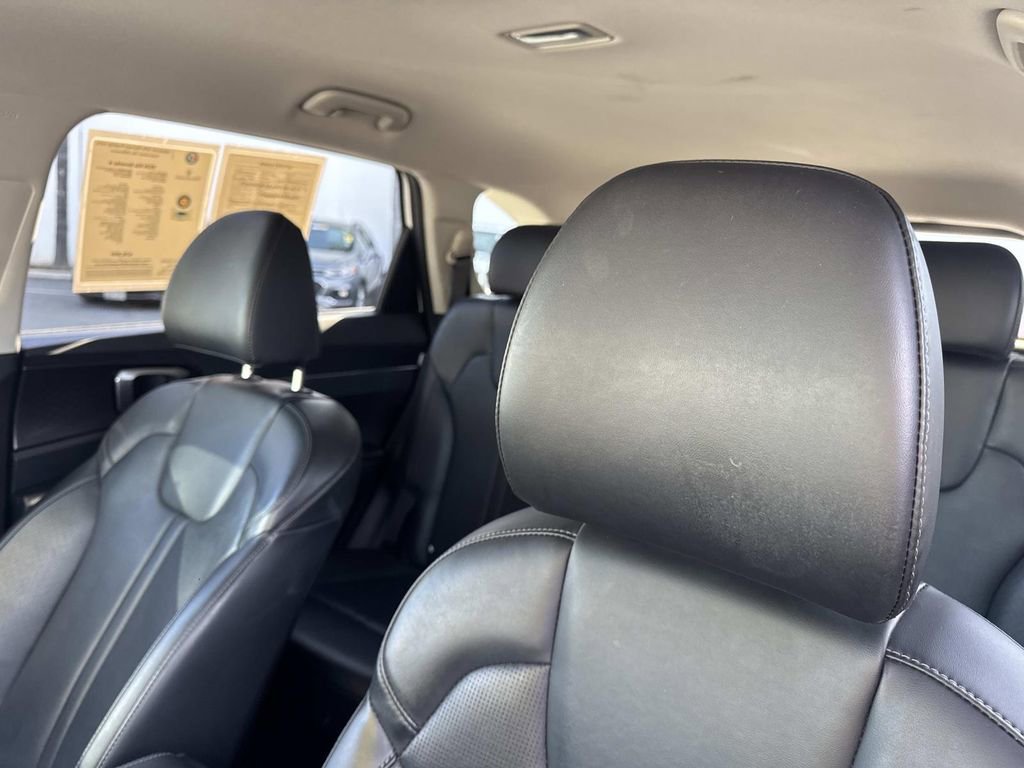 Used 2024 Kia Sorento S AWD/4WD image 22