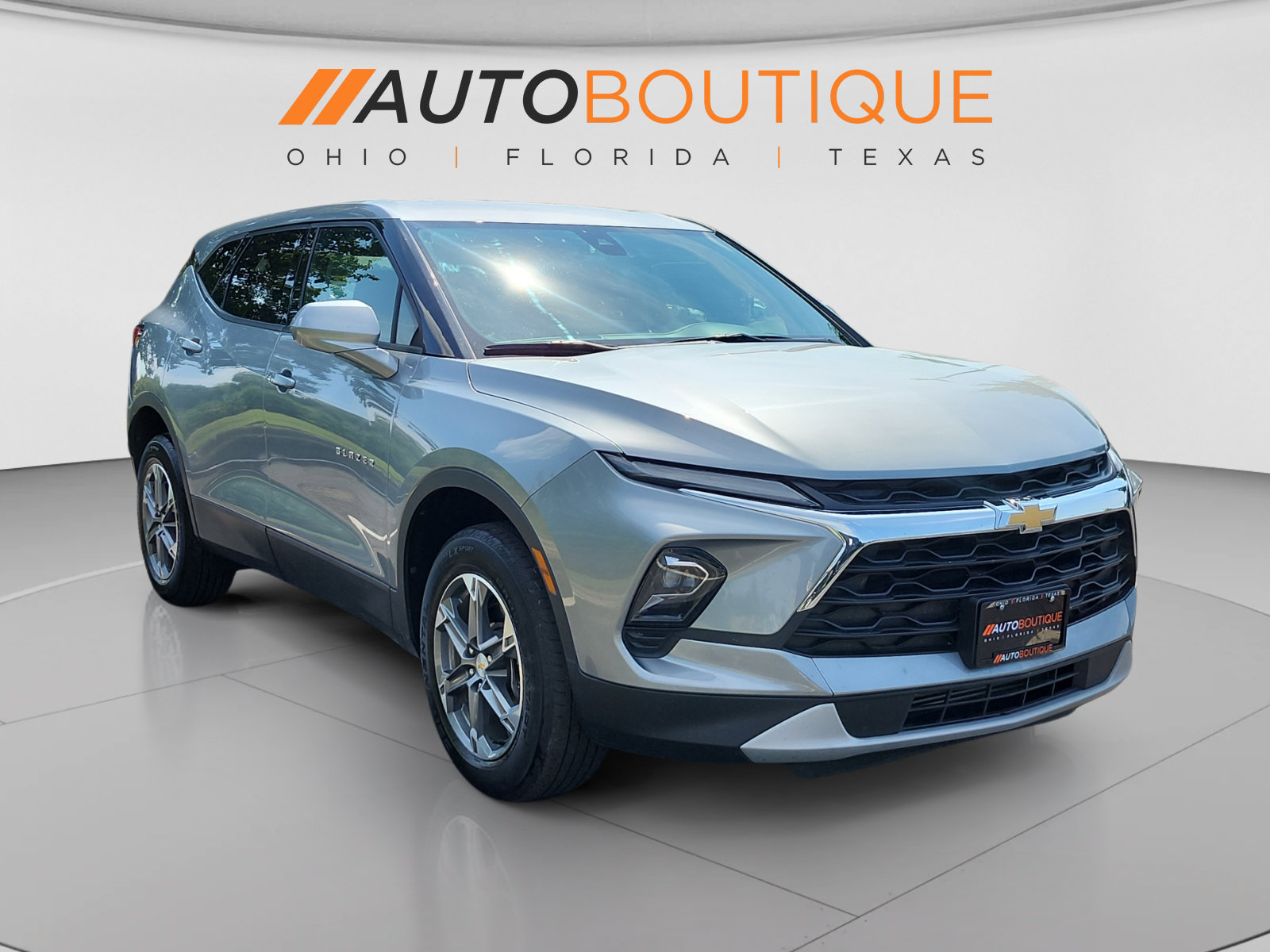 Used 2025 Chevrolet Blazer LT FWD image 8