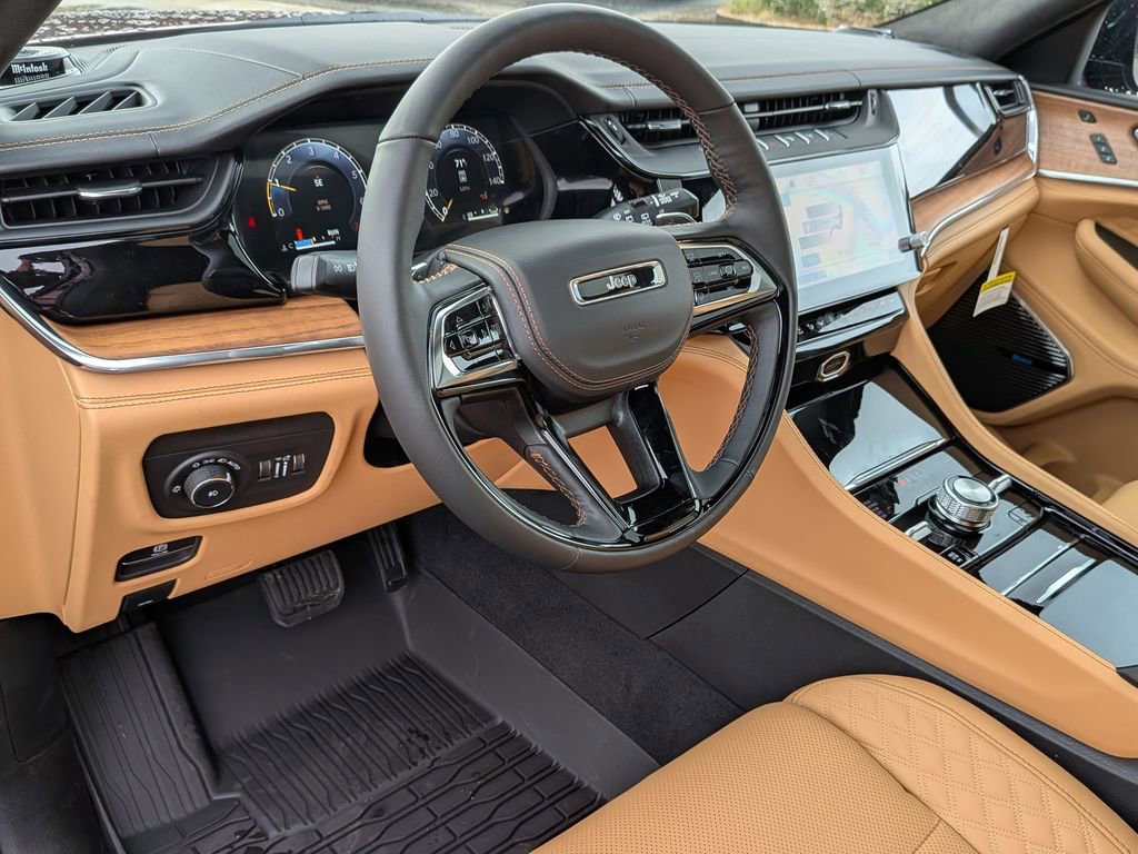 New 2026 Jeep Grand Cherokee Summit AWD/4WD image 32