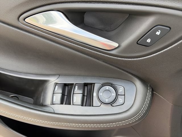 Used 2021 Buick Encore GX Preferred FWD image 11