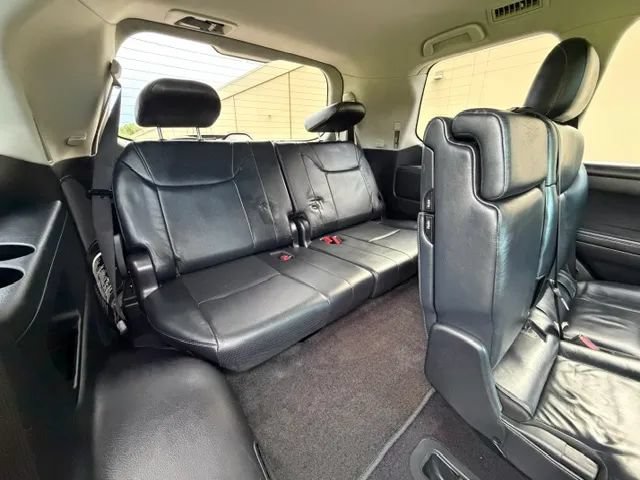 Used 2013 Lexus LX 570 4WD w/ Luxury Pkg image 25