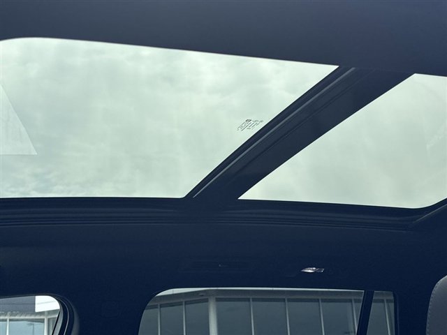 Certified 2024 Cadillac XT6 Luxury AWD/4WD image 18