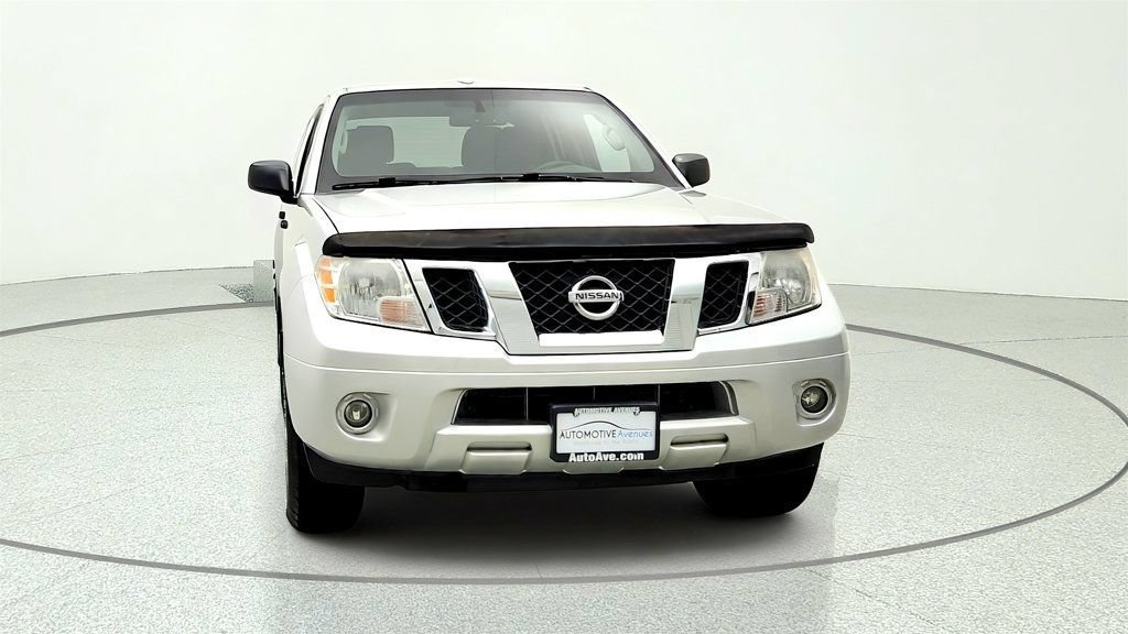 Used 2013 Nissan Frontier SV w/ SV Value Truck Pkg AWD/4WD image 2