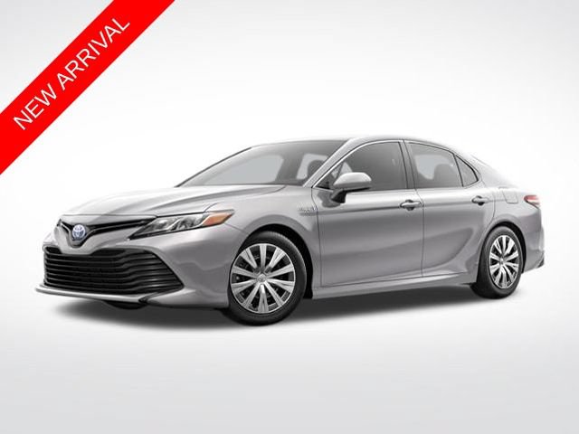 Used 2018 Toyota Camry LE FWD image 1