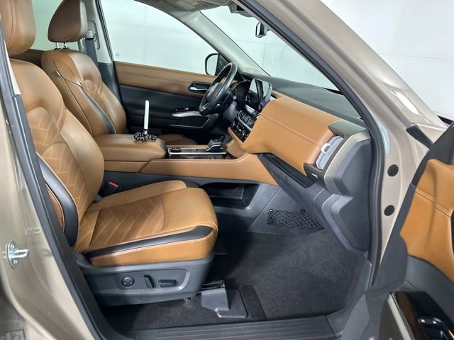 Used 2023 Nissan Pathfinder Platinum image 28