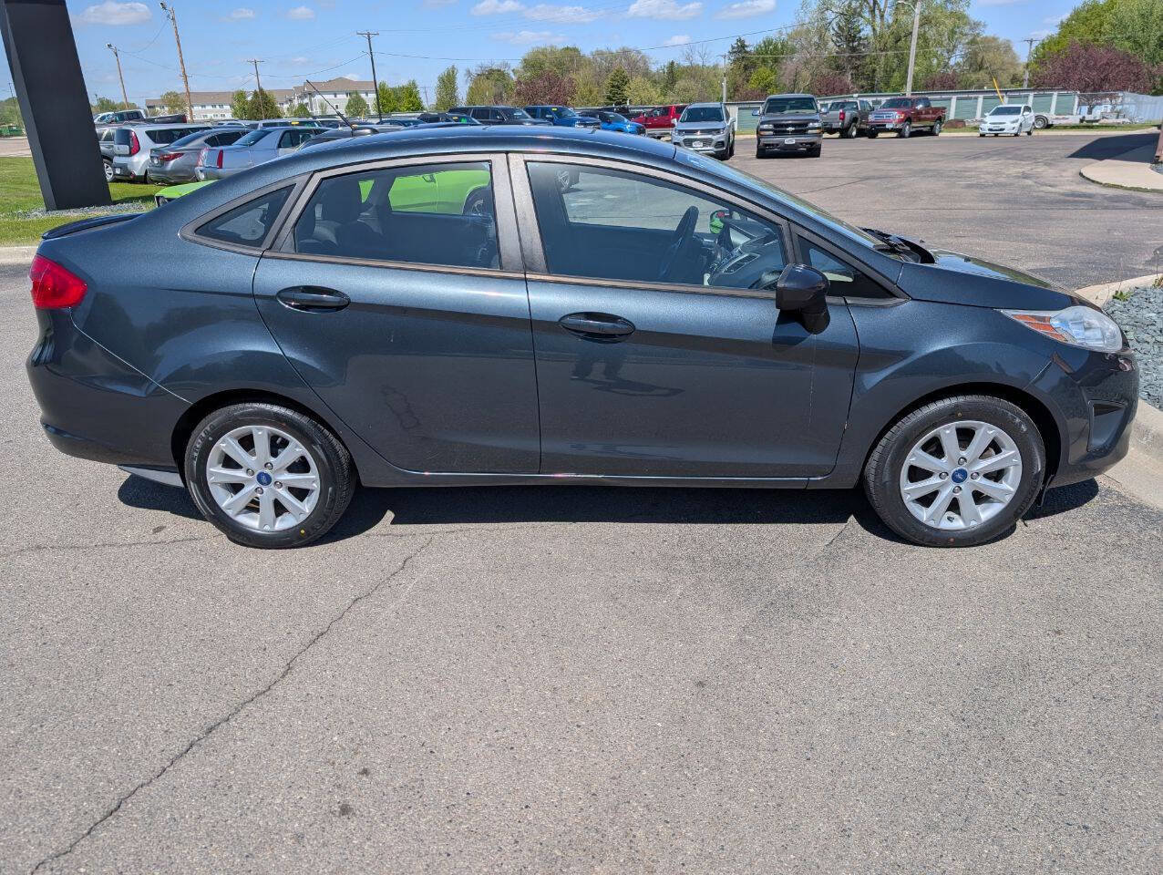 Used 2011 Ford Fiesta SE w/ 203A Rapid Spec Order Code FWD image 10