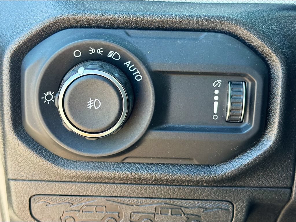 Used 2024 Jeep Wrangler Unlimited Sport AWD/4WD image 29