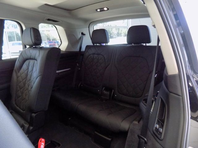 Used 2024 BMW X7 xDrive40i image 21