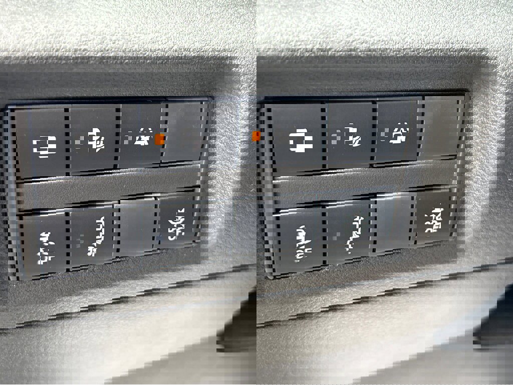 New 2025 Nissan Kicks Play S image 14