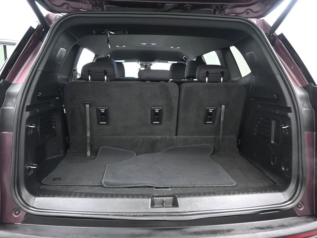 Used 2025 GMC Acadia Elevation image 23
