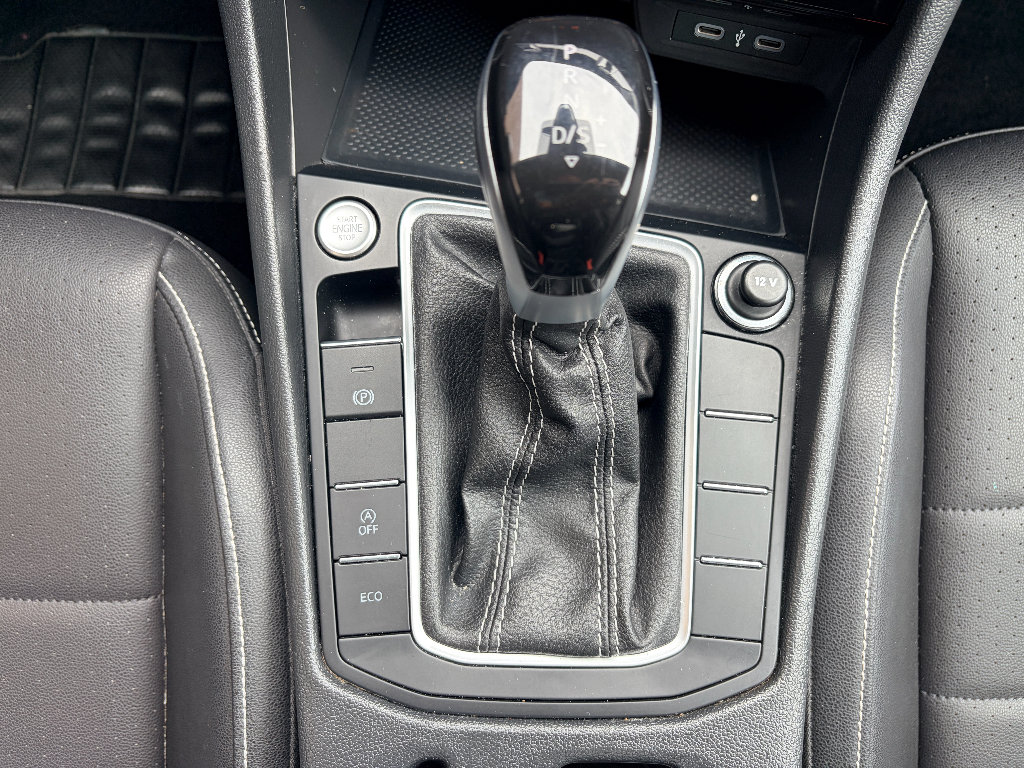 Used 2024 Volkswagen Jetta SE FWD image 19
