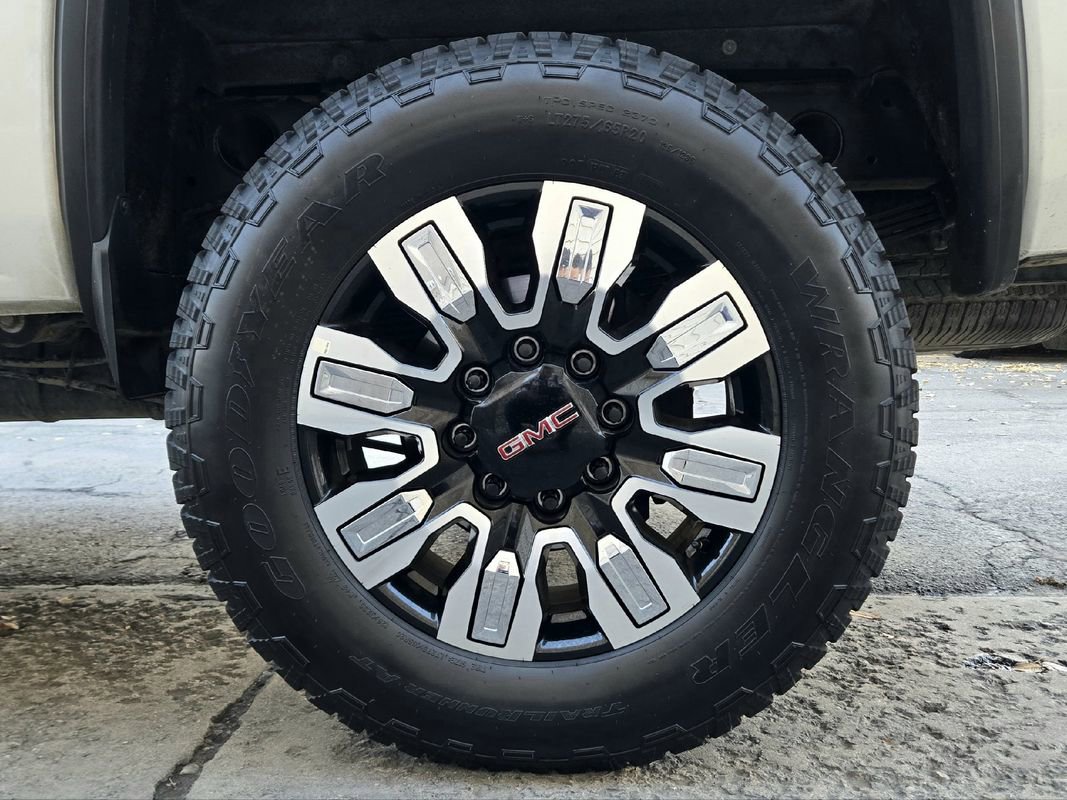 Used 2017 GMC Sierra 2500 SLT w/ Duramax Plus Package image 16