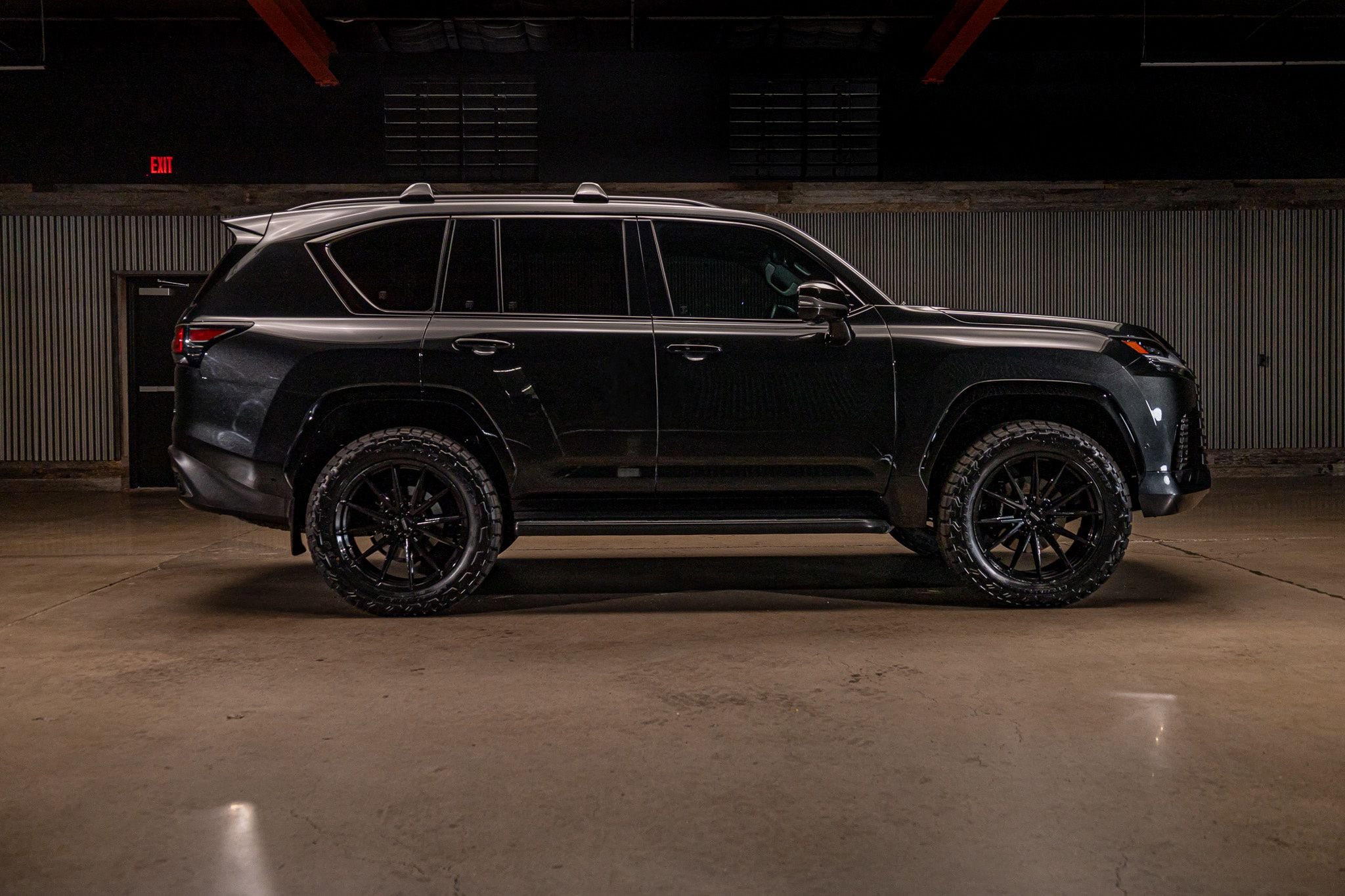 Used 2025 Lexus LX 700h Overtrail AWD/4WD image 11