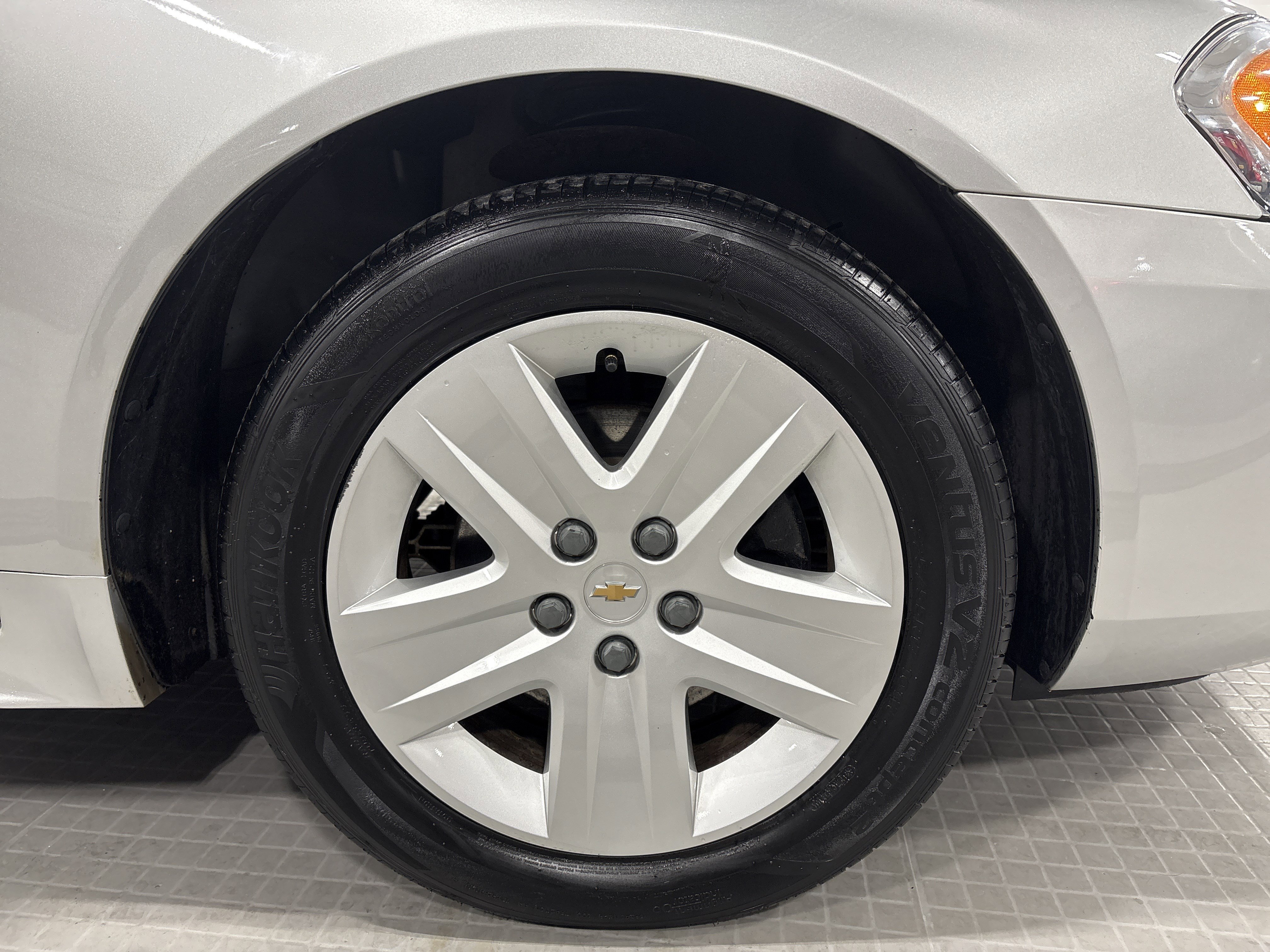 Used 2011 Chevrolet Impala LS image 9