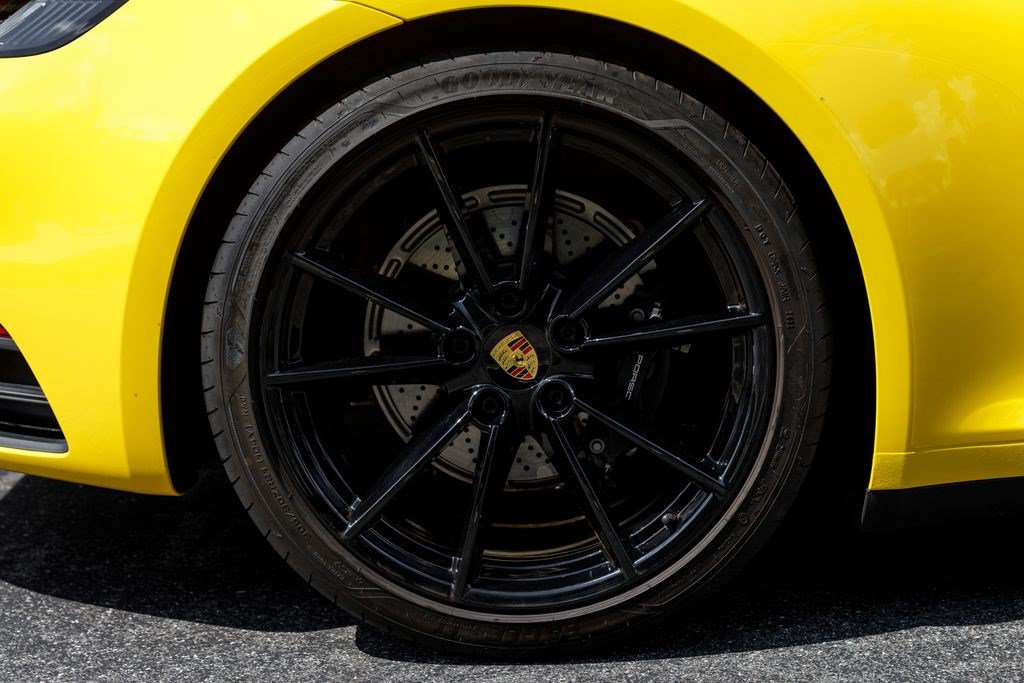 Used 2022 Porsche 911 Carrera RWD image 31