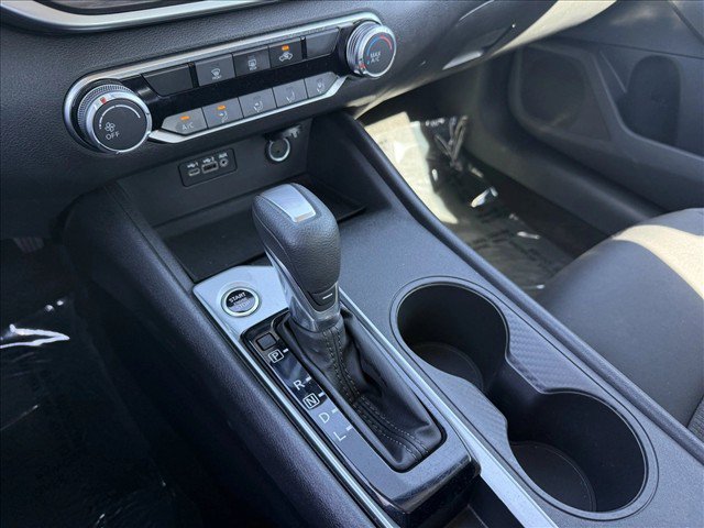 Used 2025 Nissan Altima 2.5 SV FWD image 16