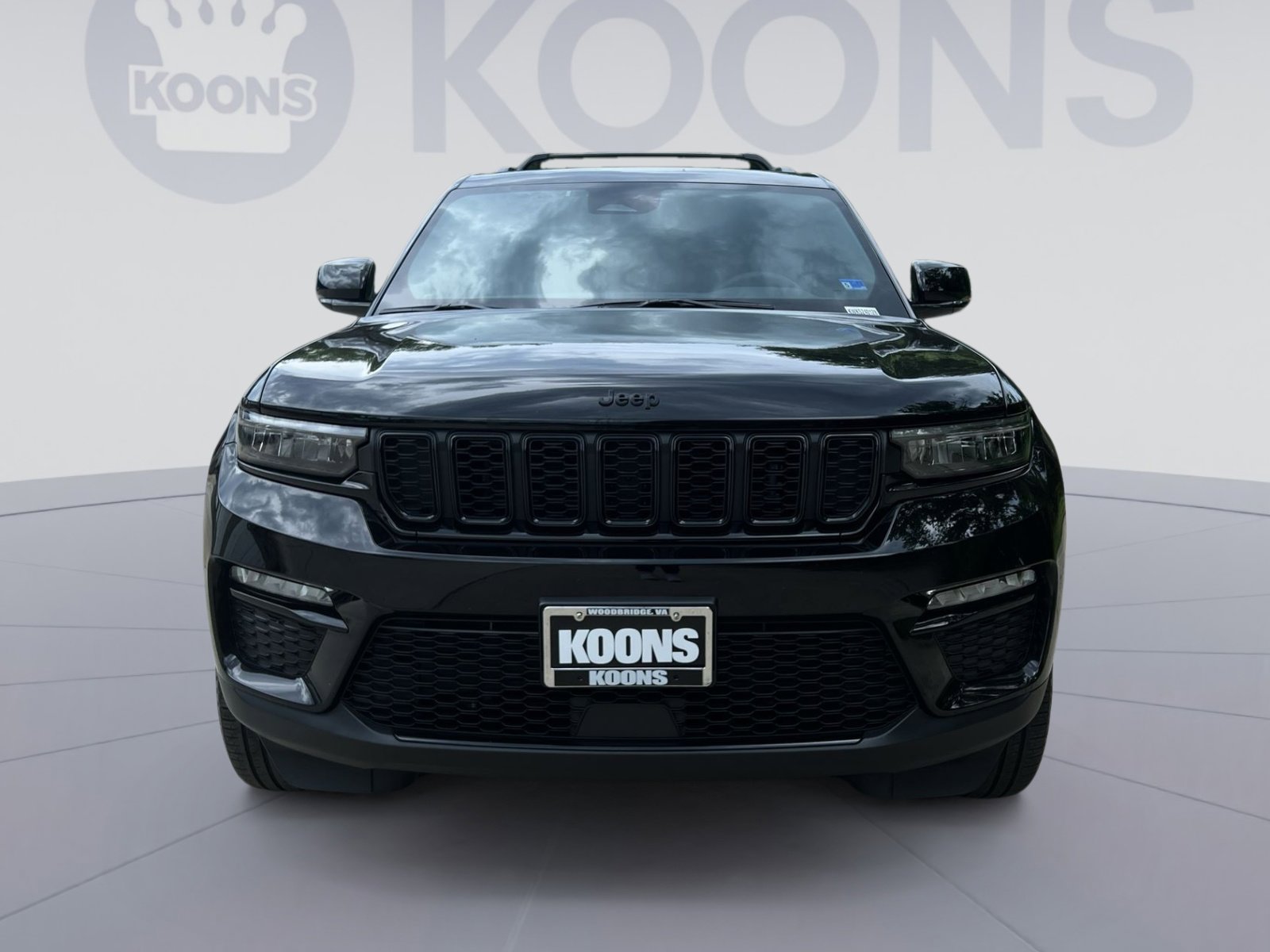 Used 2024 Jeep Grand Cherokee Limited w/ Black Appearance Package AWD/4WD image 4