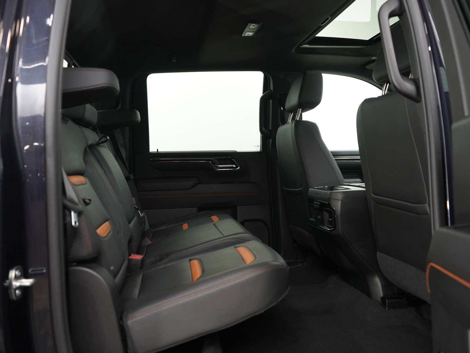 Used 2024 GMC Sierra 3500 AT4 w/ AT4 Premium Plus Package AWD/4WD image 12