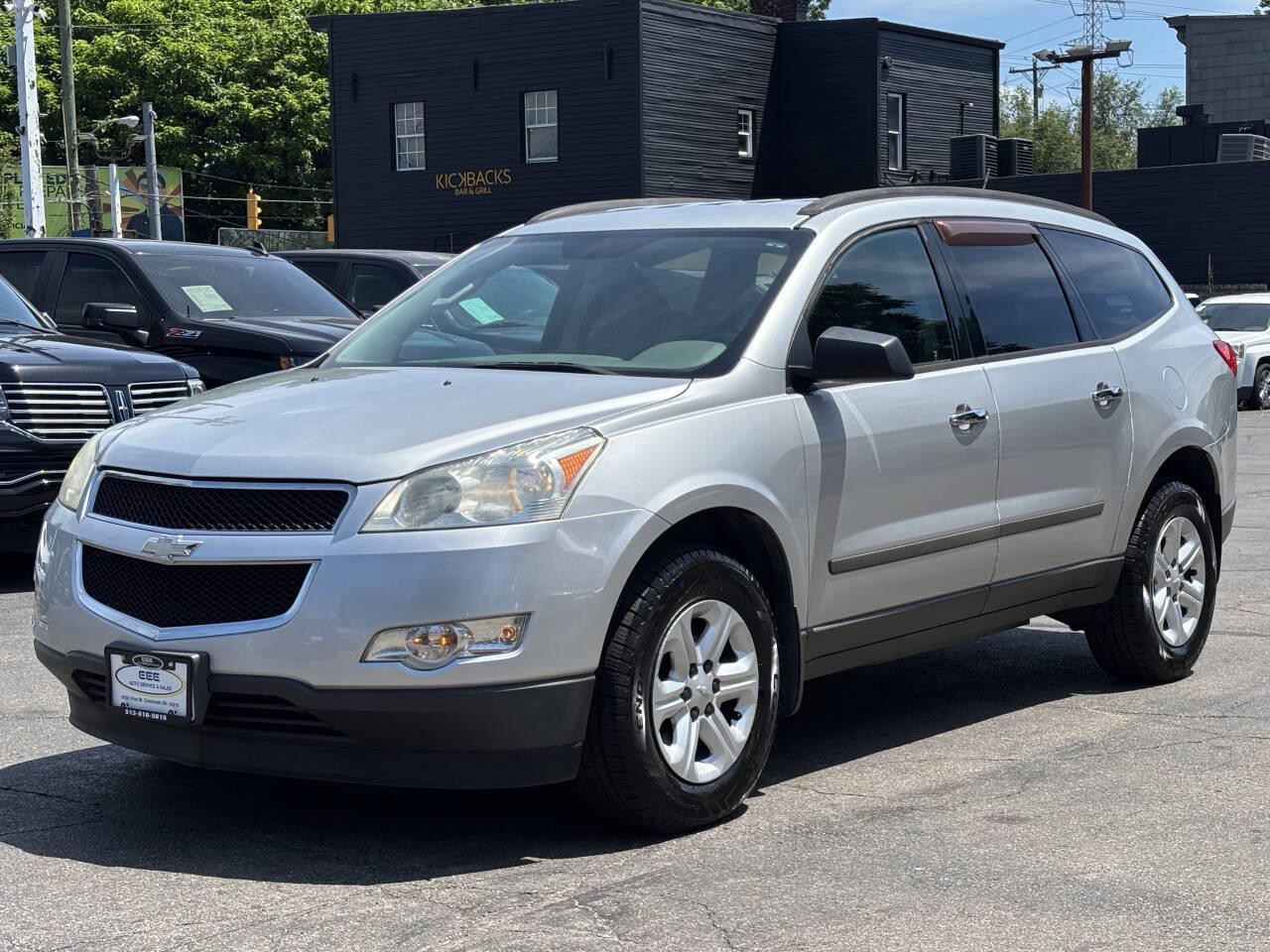 Used 2010 Chevrolet Traverse LS FWD image 4