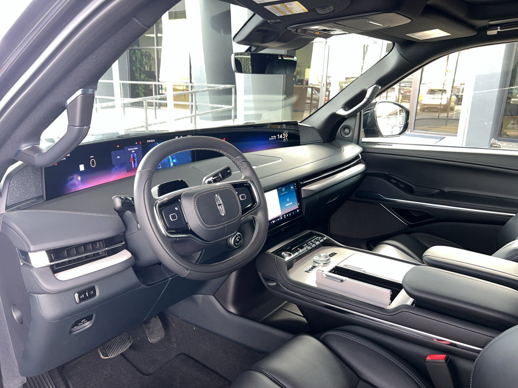 New 2025 Lincoln Navigator L Reserve w/ Jet Appearance Package image 8