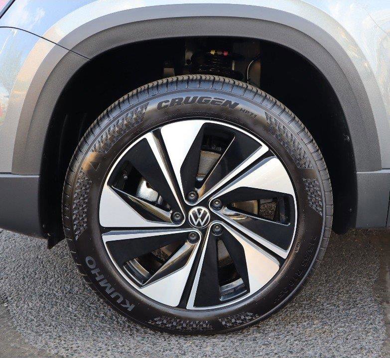 New 2026 Volkswagen Taos SE AWD/4WD image 10