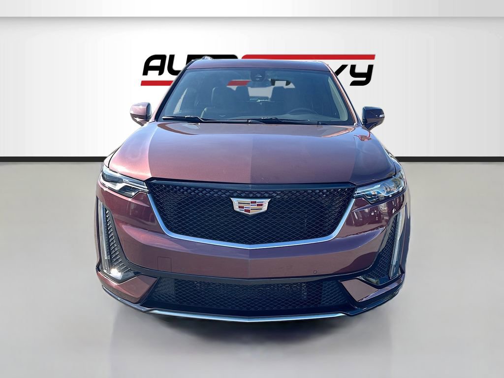 Used 2022 Cadillac XT6 Sport AWD/4WD image 2