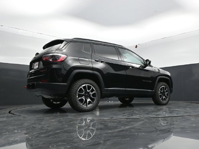 New 2026 Jeep Compass Trailhawk w/ Trailer Tow Group AWD/4WD image 59