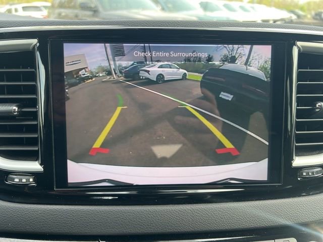 Used 2024 Chrysler Pacifica Touring-L FWD image 14