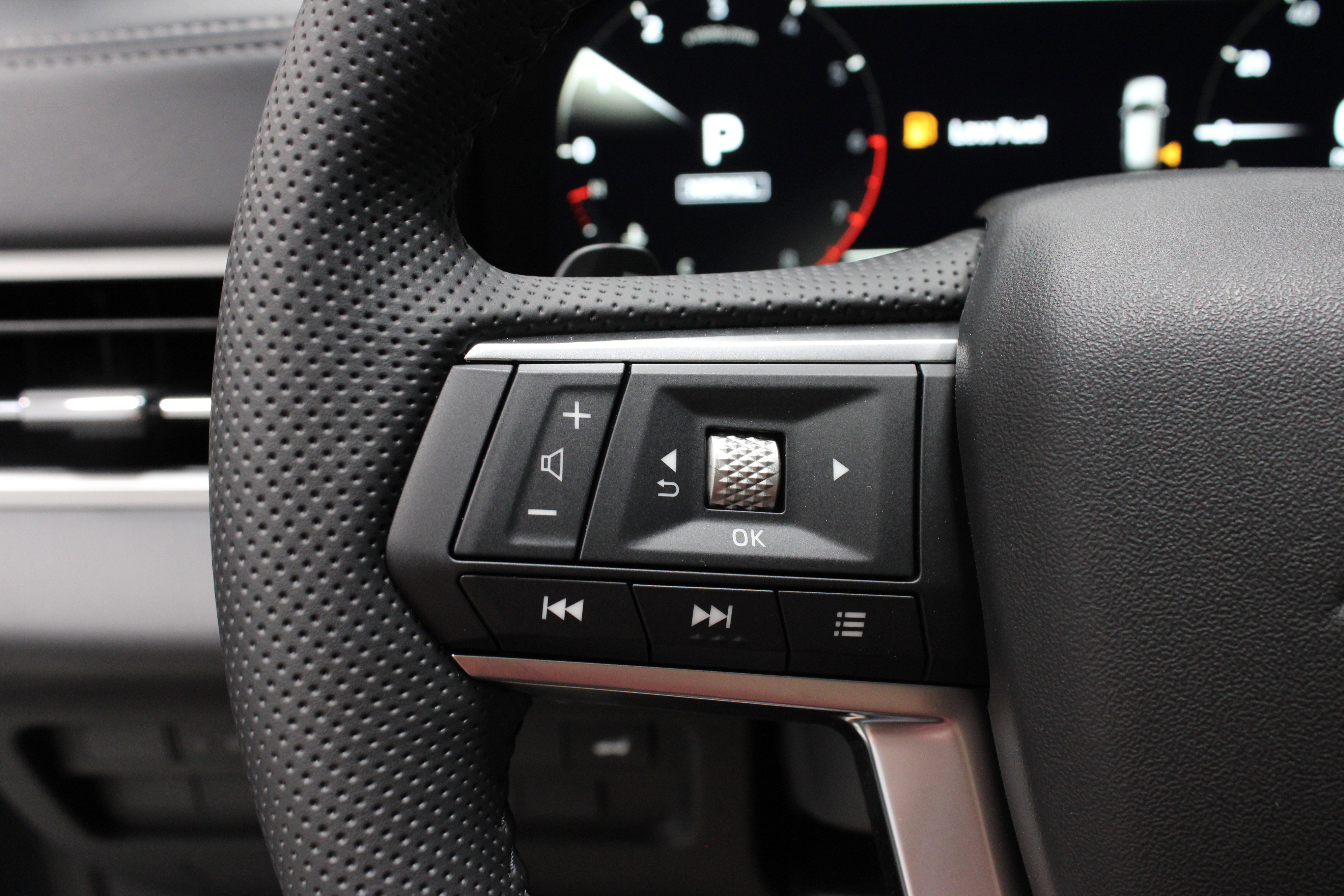 New 2025 Mitsubishi Outlander SE image 21