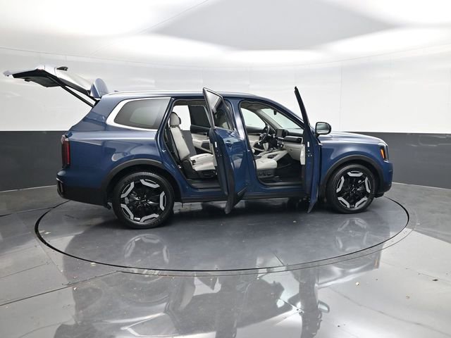 Used 2023 Kia Telluride EX image 65