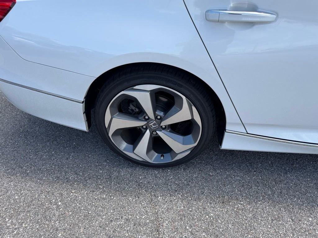 Used 2020 Honda Accord Touring image 5