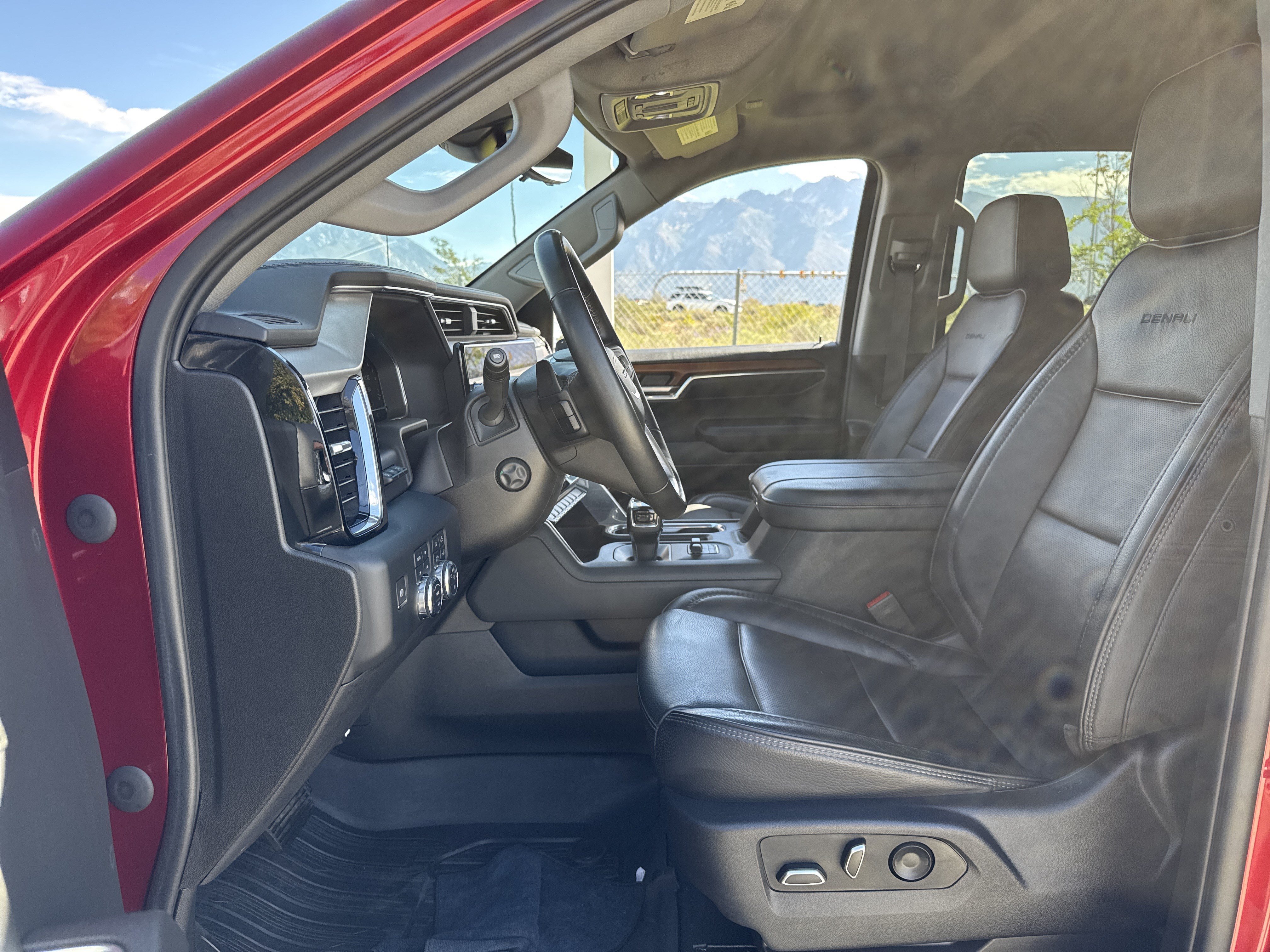 Used 2023 GMC Sierra 1500 Denali w/ Technology Package AWD/4WD image 14