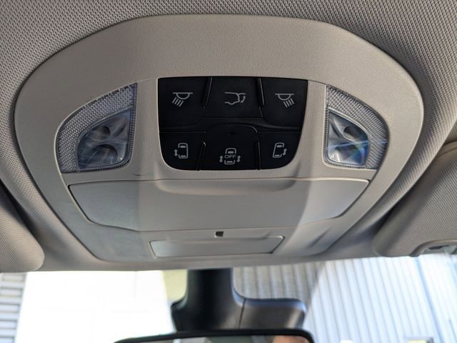 Used 2023 Chrysler Pacifica Touring-L FWD image 22