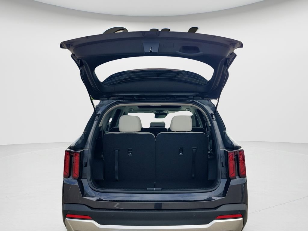 New 2026 Kia Sorento S w/ S Panoramic Sunroof Package FWD image 17