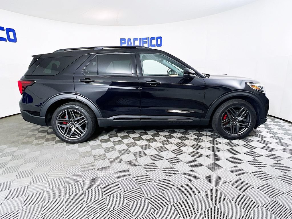 Used 2025 Ford Explorer ST w/ Sun And Sound Package AWD/4WD image 8
