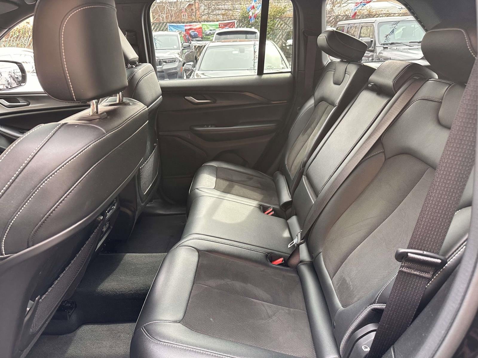 Certified 2023 Jeep Grand Cherokee Altitude image 17