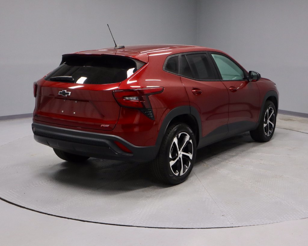 Used 2024 Chevrolet Trax RS w/ Driver Confidence Package FWD image 11