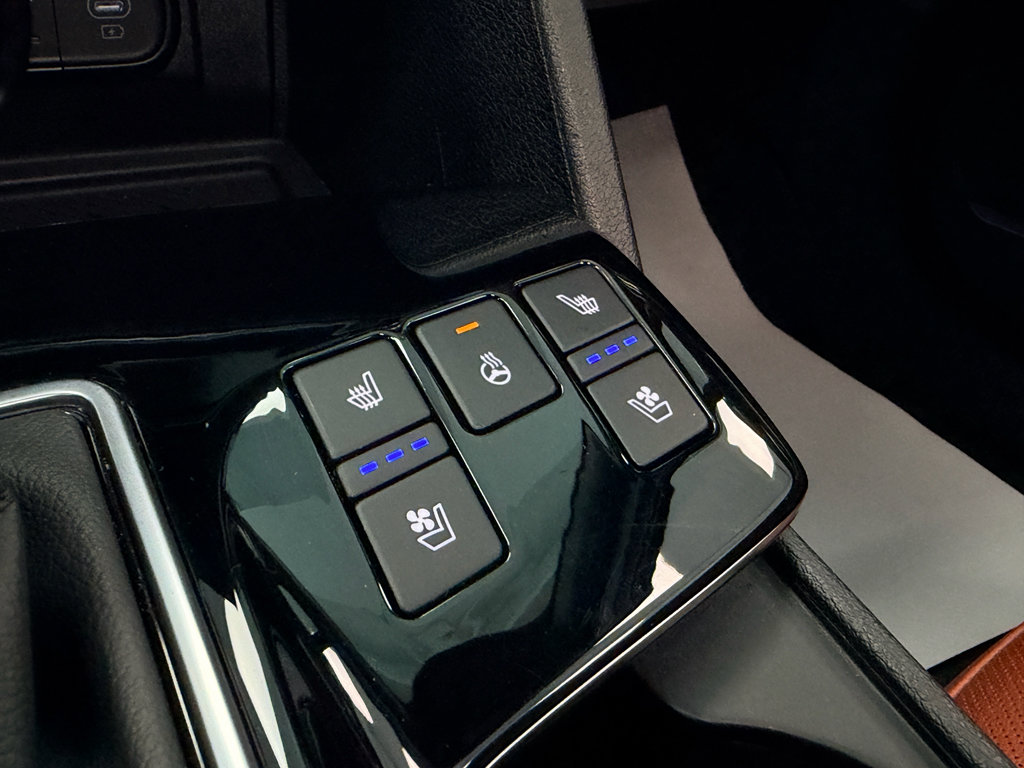 Used 2024 Kia Sportage SX image 28