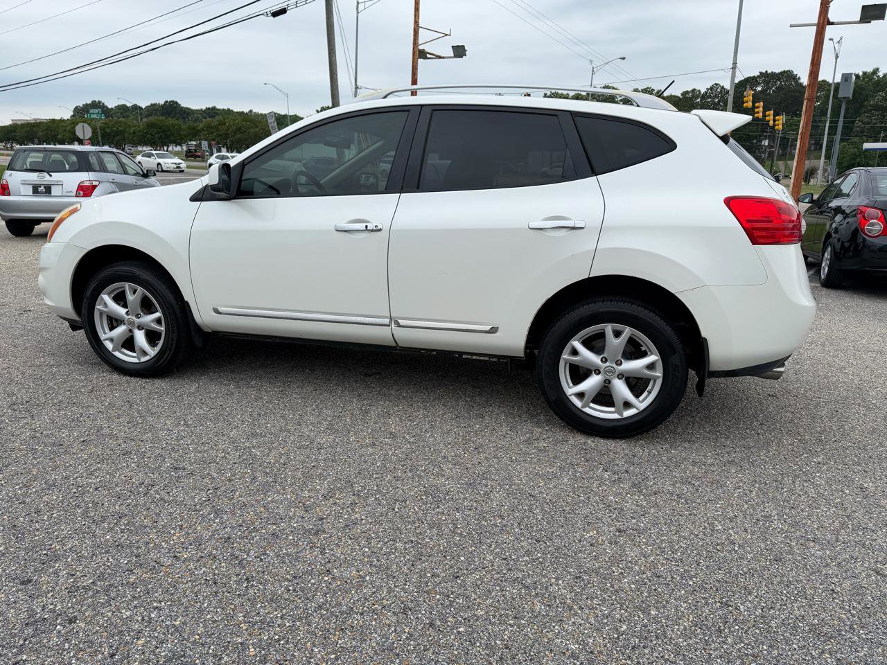 Used 2011 Nissan Rogue SV FWD image 18