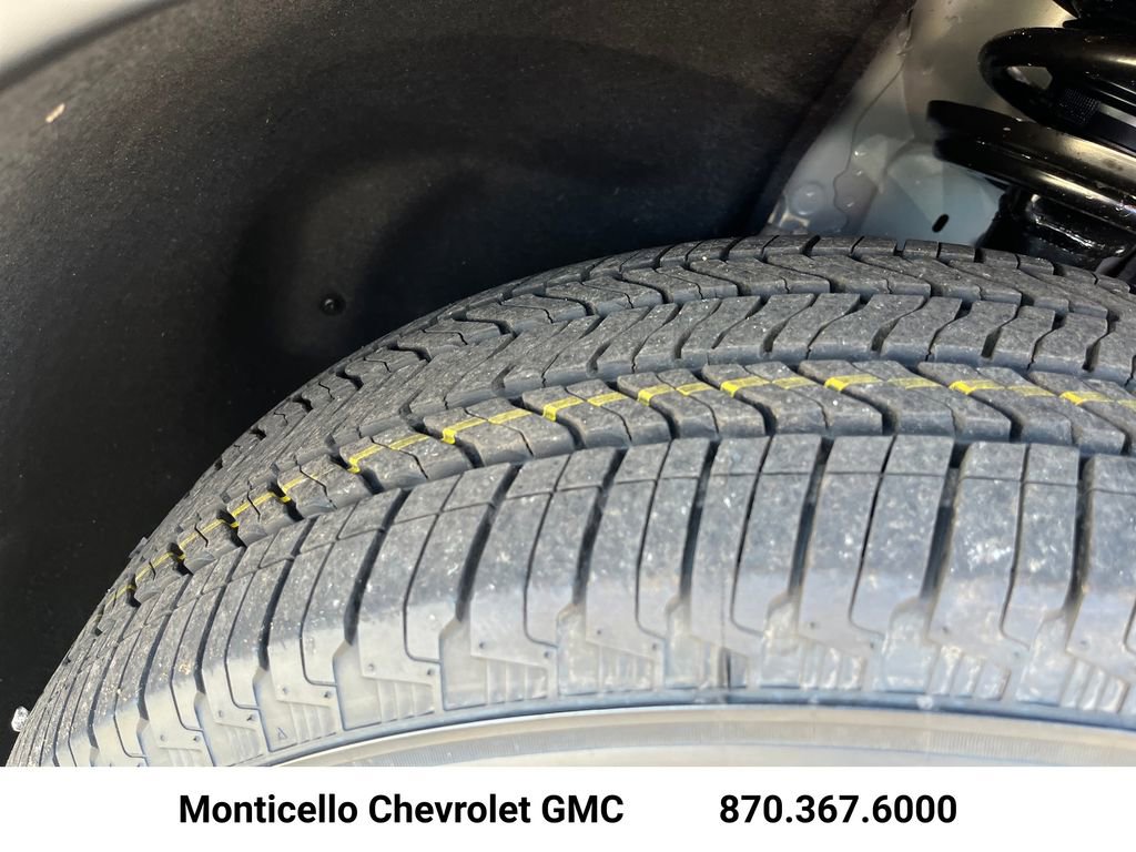 New 2026 Chevrolet Traverse LT w/ LPO, Floor Liner Package FWD image 31