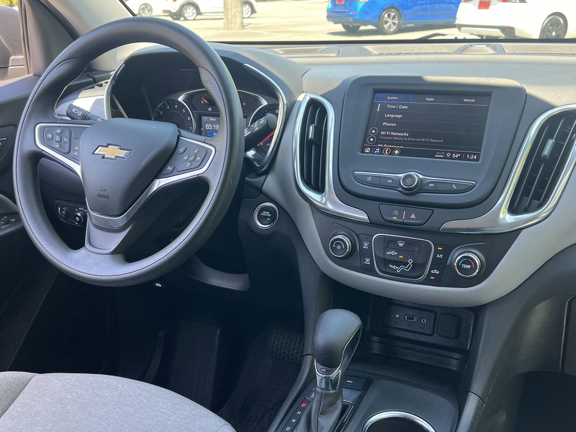 Used 2023 Chevrolet Equinox LS w/ LS Convenience Package AWD/4WD image 3