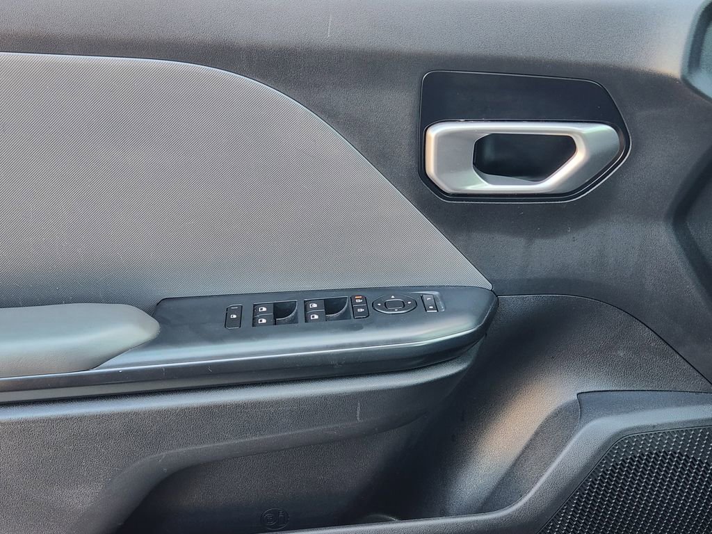 Used 2025 Kia K4 image 23