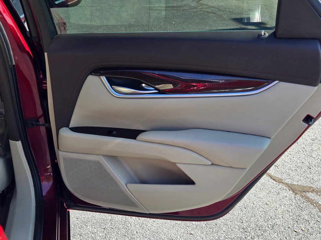 Used 2017 Cadillac XTS Luxury image 8