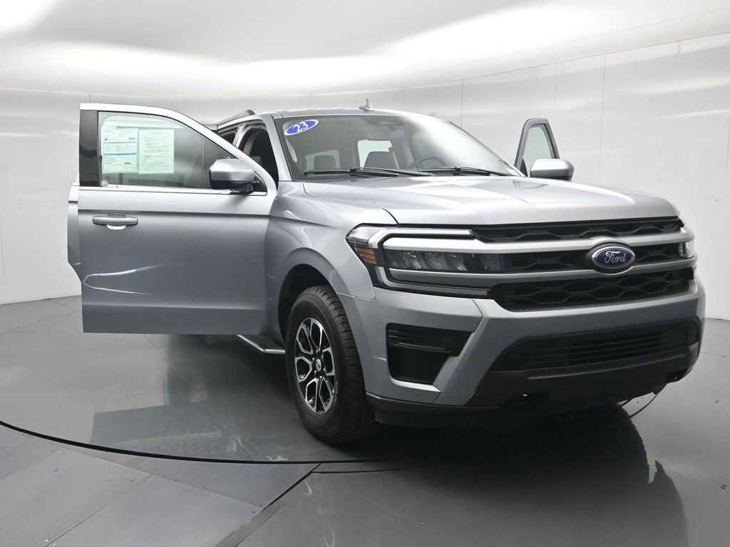 Used 2023 Ford Expedition Max XLT image 34