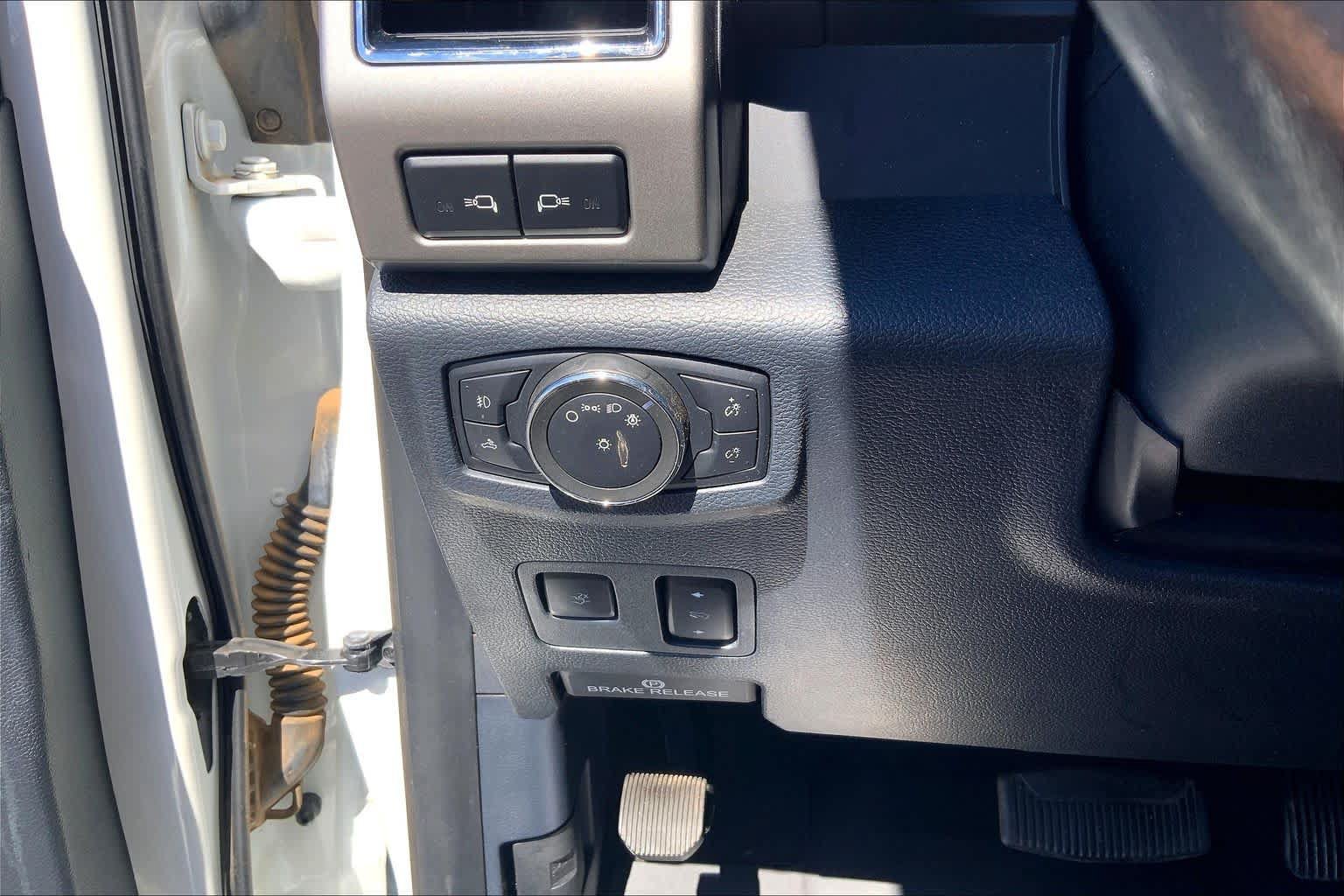 Used 2022 Ford F250 Lariat w/ Tremor Off-Road Package AWD/4WD image 36