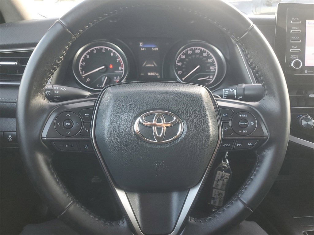 Certified 2021 Toyota Camry SE image 19