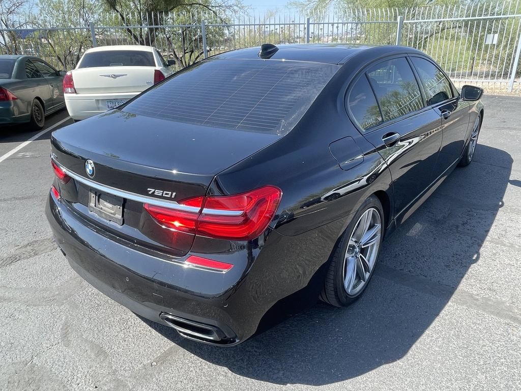 Used 2019 BMW 750i xDrive w/ M Sport Package AWD/4WD image 11