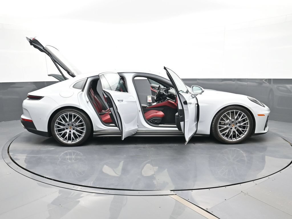 Certified 2025 Porsche Panamera 4 E-Hybrid AWD/4WD image 34