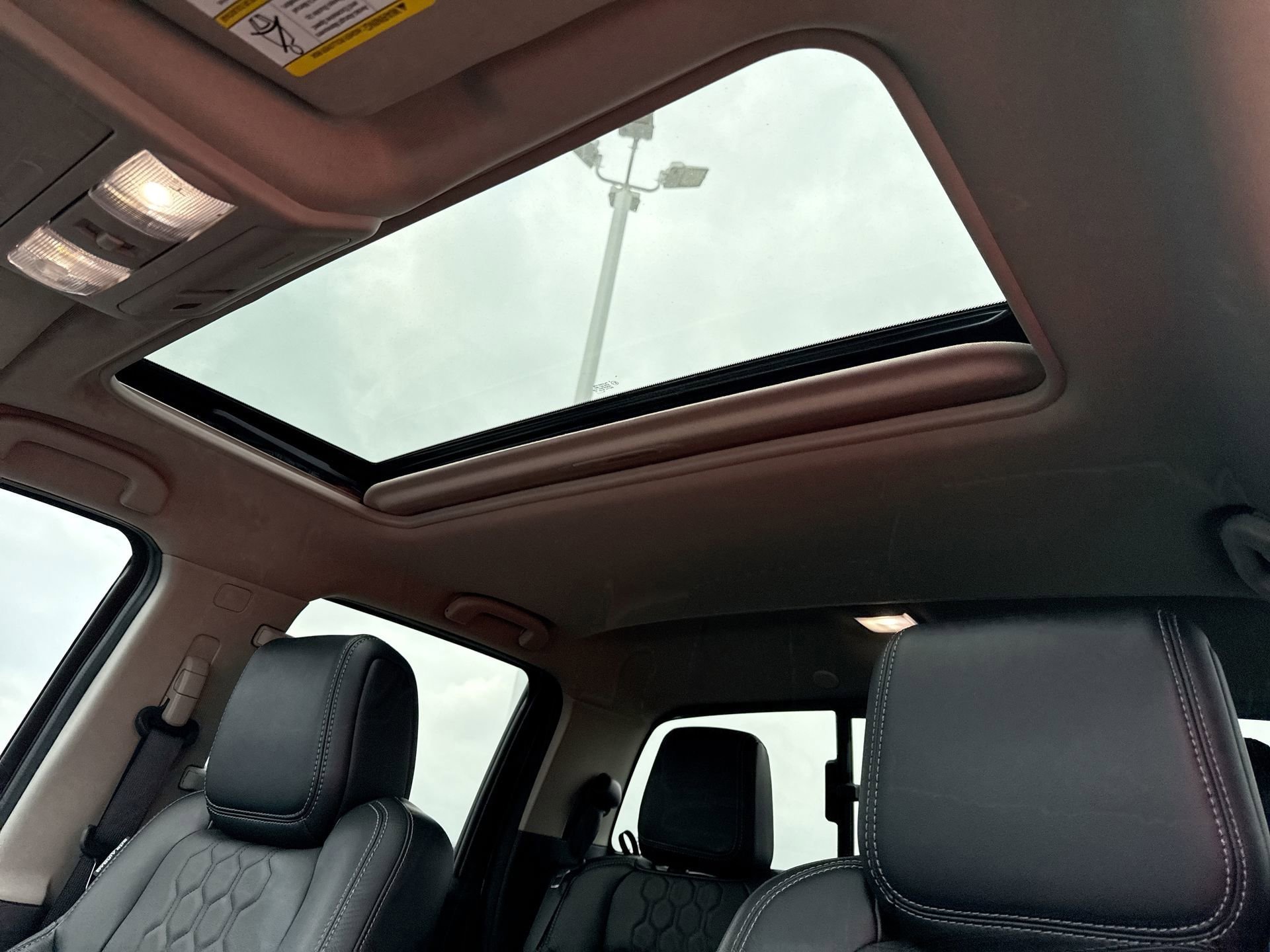 Used 2025 Nissan Frontier SL AWD/4WD image 16