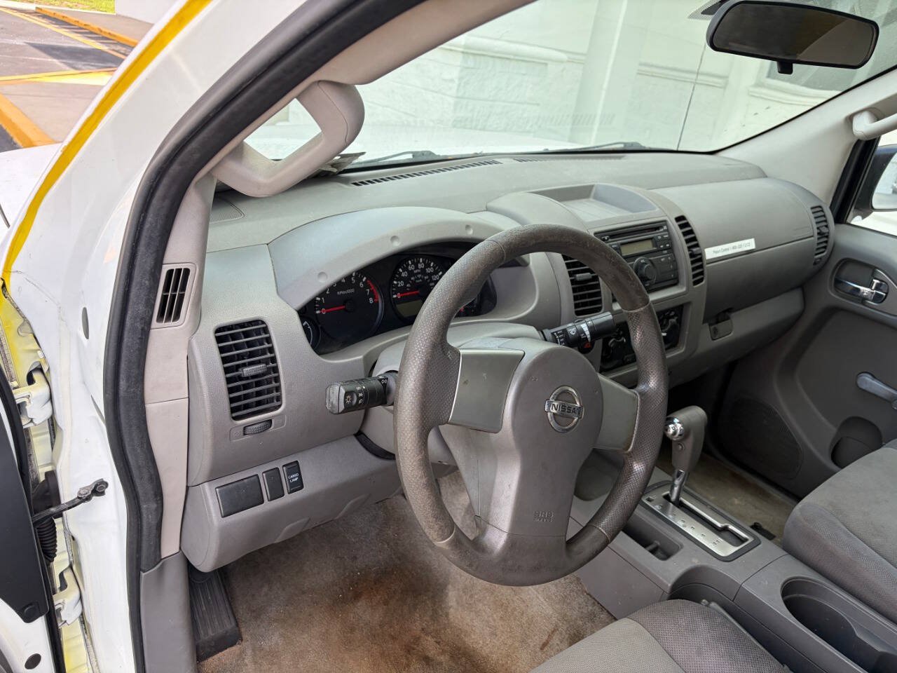 Used 2015 Nissan Frontier SV RWD image 6